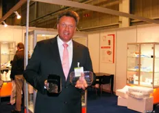 Peter Koning van Hordijk verpakkingsindustrie met hun nieuwe tomatenschaal