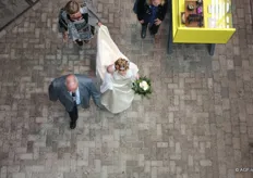 Daar komt de bruid....oftewel de aspergekoningin 2011