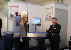 Janet Elenbaas van Uitgeverij Boekhout en Chris Smuldeer van Espera Nederland bv