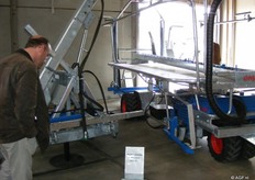 Wortelsnijder en hoogwerker van Agricom