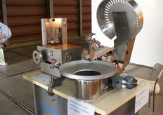 Volautomatische kersenontpitter