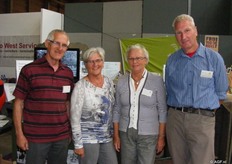 Vrijwilligers van het Fruitteeltmuseum heten bijna allemaal Adri(e). drie Adri's en Ria ( andere afleiding van Adriana) gefotografeerd door Adri