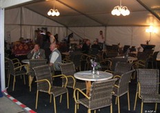 Het is nog rustig in het restaurant