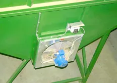 Ventilator op de bunker. Binnenkomend product wordt gedroogd of verwarmd.
