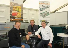 Hier is Hans Smit van Allround VP (midden) samen met Ludo R. Wentholt (l) en Kees J. Wijngaarden van Tolsma Techniek