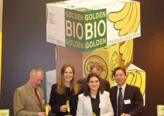 Mike Port en zijn team promoten de Bio-Golden. Wekelijks importeert de Hamburgse importeur 50.000 kartons.