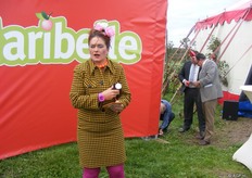 "Om het programma wat kleur te geven is "Rosetta Rozema" van het cabaretduo Pinkenbiest aanwezig."