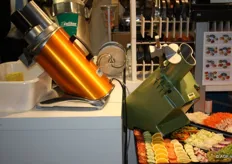 Nu ook een oranje Anliker groentesnijmachine beschikbaar bij Groba