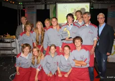 De dolgelukkige winnaars 1e plaats 'Beste Groenteman van Nederland 2011’ in de categorie Ambulante Handel