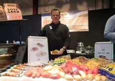 Aardappelhandel Jac van den Oord deelde ook boeken uit met vele recepten.