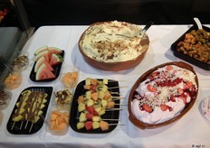 De nougatine- en aardbeienmousse van Monique van de Wijdeven, Uden en de fruitdesserts van JFPT trokken de aandacht.