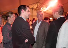 Links Wim den Hollander RPO in gesprek met Harry en Peter de Groot van C. de Groot & Zn.