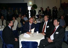 Jan Janssen (ZON Vastgoed), Theo Doeven (voorzitter Dutch Blueberry Collective) Cees Valstar (Fruit World) Harm Valkx.