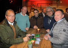 Op deze foto zien we Arie den Dekker, Vincent Schoen, Arthur en Wimco Groenendaal van Groda AGF en Dies Timmermans