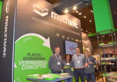 Multivac levert Plastic besparende verpakkingsconcepten voor de AGF sectorRoger Wijngaards, Saskia Cooman, Teunis Romkes en Karien van Bemmel.