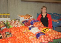 Arlette Cool van Paul Cool & Kinderen is samen met haar broer actief in het bedrijf. Sinds 1941 is het familiebedrijf Paul COOL bvba gespecialiseerd in telen, verwerken en distribueren van wortelen en ajuinen