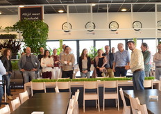 AGF Trendcafé over Personalised Food startte met een rondleiding bij Koppert Cress. In het bedrijfsrestaurant krijgen medewerkers dagelijks een gratis gezonde lunch.