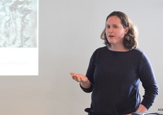 Eveline Rozema bespreekt de biochemische samenstelling van inhoudsstoffen en hun werking