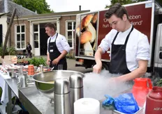 Chefs in spé maken outdoor-ijs met behulp van vloeibaar stikstof