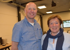 Bert en zijn zus Anja Manders hebben een AGF-speciaalzaak in Stiphout: Bertje Manders Groenten en Fruit. "We zijn bewust een andere weg ingeslagen en groeien tegen de stroom in", vertelt Bert die juist minder inzet op maaltijden dan vroeger.