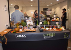 Het assortiment van Bresc met koelverse knoflook- en kruidenproducten