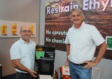 Paul O'Conner en Dirk Garos met de nieuwe Restrain Light.