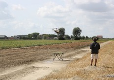 De helikopter scant de verschillen in loof en meet de stikstofbehoefte