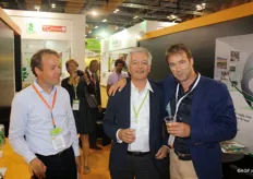 Rubert Konijn van Greenport Holland International met Oscar Niezen en Maren Schooremans van Priva