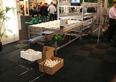 Cristeans Agro presenteert plukrobot.