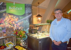 Bennie Voorhorst van Bonfait benadrukt dat AGF-specialisten kunnen scoren met stokbroodsalades. “Supermarkten hebben hier meters van staan, dus dat betekent dat het verkoopt. Wanneer AGF-specialisten ons halffabricaat mooi afmaken met eigen verse producten, hebben ze een vers gemaakte onderscheidende salade. Er zijn oneindig veel mogelijkheden.”