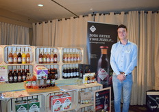 Martin Cromwijk van Schulp had het de eerste dag goed druk. De tweede beursdag was het rustiger op de stand, waarschijnlijk te wijten aan de staking in de bouwwereld die die dag voor opstoppingen op de weg zorgde