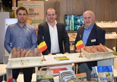 Wouter De Vlies, Ruben en Bart Nemegheer van De Aardappelhoeve lieten een diverse aardappel en convenienceproducten zien. 