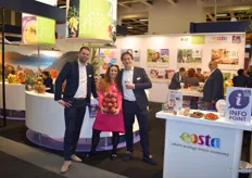 Mike Legerstee, Alexandra Hameau en Sander Dijkstra van Eosta. ‘’De afzet van bio-producten stijgt steeds meer in de gangbare Retail’’, aldus Sander.