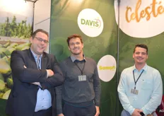 Edward Koemans met Dax Rowlands en Andrew Sateinland van Sanapro Zuid Afrika. Met deze partner werkt Davis samen op het gebied van hardfruit, zoete aardappelen, steenfruit, druiven en zoete aardappelen.