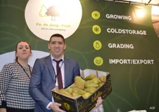 Adriana en Jakov Kovac van Fa de Jong Fruit uit Leerbroek. Zij doen export van conference peren.