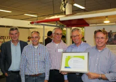 Dé Hoekschewaardse telers ontvingen een certificaat voor de Hoeksche Rooie als erkend streekproduct