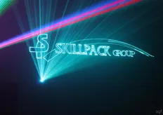De stand van Skillpak bestond uit een ruimte voor deze lasershow.