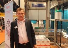 C. Wals van Wals Systems. Deze portaalrobot pelletiseert en rekwikkelt in één. Dit is handig voor een strakke lading en ook voor uimte besparing.