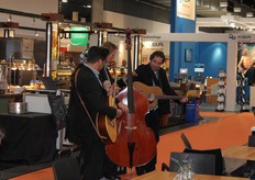 Muziekanten zorgde voor muziek in de hallen.