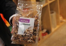 De hernieuwbare folie van Bio4pack wint innovatieprijs op Macropak.