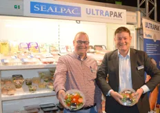 Frank Benus en Olav Sinke van Ultrapak. Ultrapak heeft een breed pakket aan verpakkingsmachines zoals topseal, thermoform, vacuümmachines.