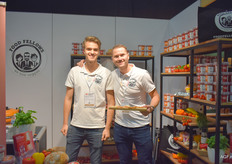 Walle van Kammen en Erwin Barendregt van Food Fellows verblijdde menig uitgehongerde passant met een vers gebakken stuk pizza bereid met één van de gezonde, duurzame sauzen uit het assortiment van Food Fellows.