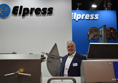 Kaesso de Jager van Elpress voorziet met zijn apparatuur in het toenemende belang van Hygiëne in de voedselverwerkingsindustrie. Op de beurs promootte zij de nieuwste machines en ontsmettingslijnen.