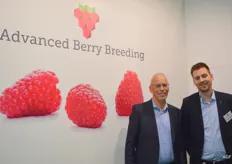 Advanced Berry Breeding. Wim en Christian Aalbersberg. “De Kwanza framboos doet het goed in Spanje”. Een mooie volle vrucht, lichte kleur en lange houdbaarheid zijn de kenmerken van de Kwanza.