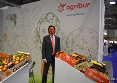 Bijna dertig jaar werkt Marcel de Koning al in de Spaanse fruithandel, waarvan de laatste jaren bij Agribur in Vall de Uxo. Het Spaanse bedrijf investeerde dit jaar 5 miljoen euro in haar twee pakstations voor citrus met en zonder blad.