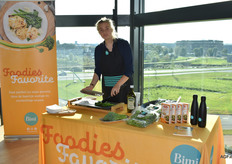 Hanna Bruinsma, werkzaam bij Sakata en dochter van een Bimi-teler promootte de Bimi als 'Foodies Favorite'