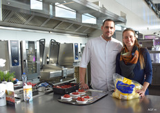René Staartjes (Rational) en Moniek Wisse (Schaap Holland) hielden gezamenlijk een kookdemonstratie 'Stamppot bereiden in kookpan, steamer, regenereren, smaak en bereidingswijze vergelijken'.