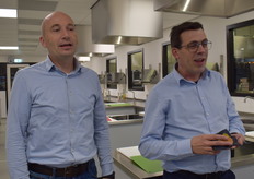 Martijn Rosink van SVO en Sander Kanters, die samen met zijn broer Ton inmiddels drie gemakswinkels heeft