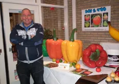 John van Eeden van Koe & Zoo met de grote promo fruit- en groentestukken