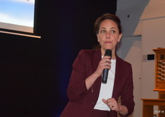 Eva Kuiper Eva Kuiper is Trainer Oplossingsgericht werken en Positieve Psychologie en Docent aan de Hogeschool van Amsterdam. Ze hield een interactieve lezing over Positieve Impact